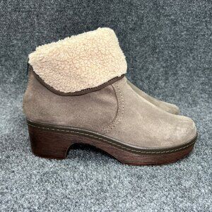 Clarks Ankle‎ Boots Women's Size 7 Suede Faux Fur Lined Rear Zip Heeled Booties